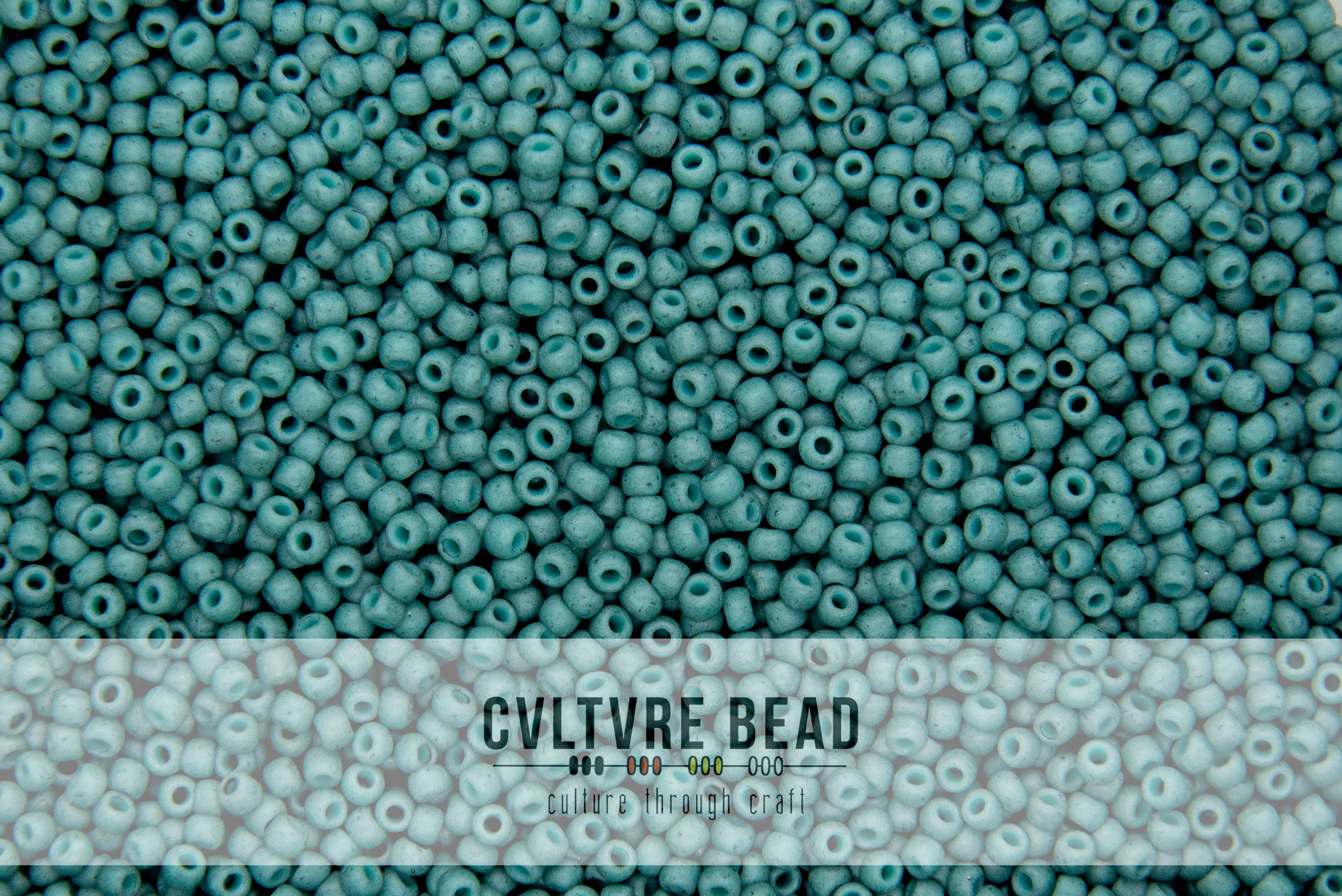 Toho Seedbead 11/0 - Semi-Glazed Turquoise - 22g